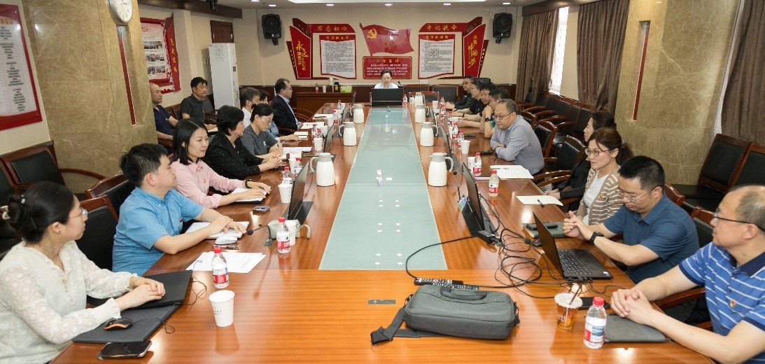 亚星会员注册口腔医院举办深入贯彻中央八项规定精神学习教育专题读书班